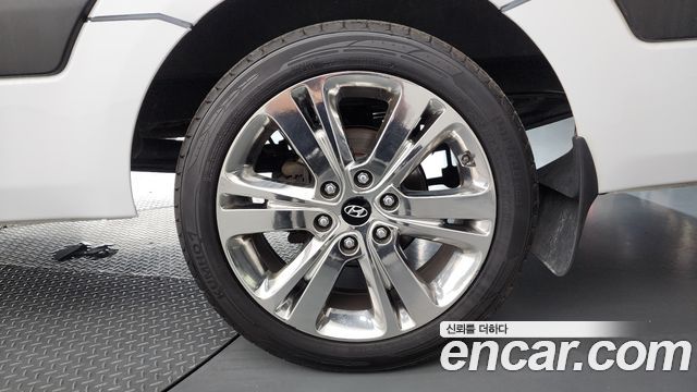 Hyundai Solati 15-seater Luxury 2023 — фото 21