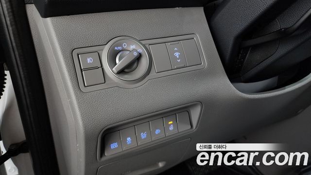Hyundai Solati 15-seater Luxury 2023 — фото 30