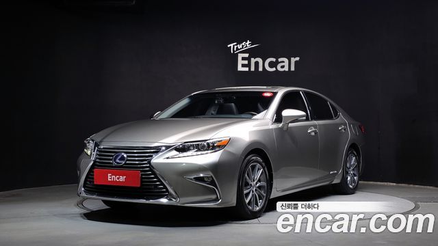 Lexus ES300h Supreme XV60