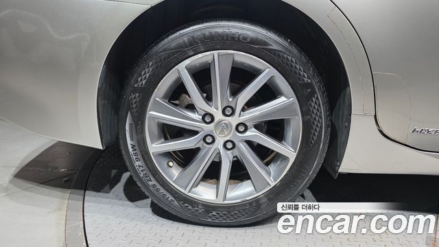 Lexus ES300h Supreme XV60 2017 — фото 5