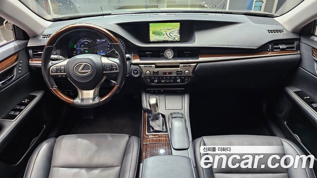 Lexus ES300h Supreme XV60 2017 — фото 7