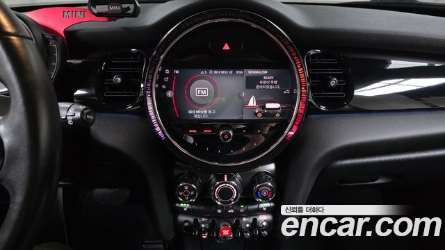 MINI Cooper Classic Third Generation 2022 — фото 15