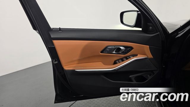BMW 3 Series (G20) 320i M Sport 2025 — фото 24