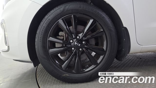 Kia Carnival 9-Seater Noblesse Special 2019 — фото 5