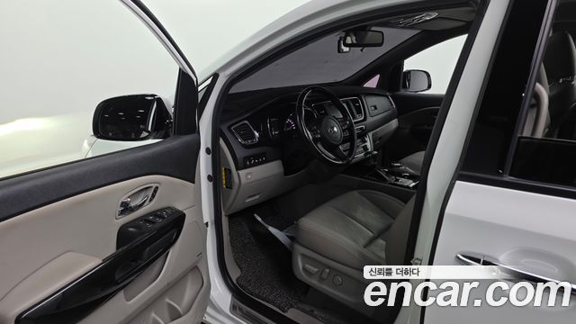Kia Carnival 9-Seater Noblesse Special 2019 — фото 10