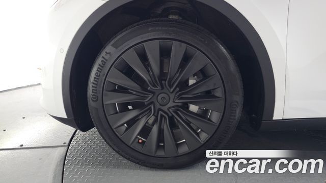 Tesla Model Y Long Range AWD 2021 — фото 5