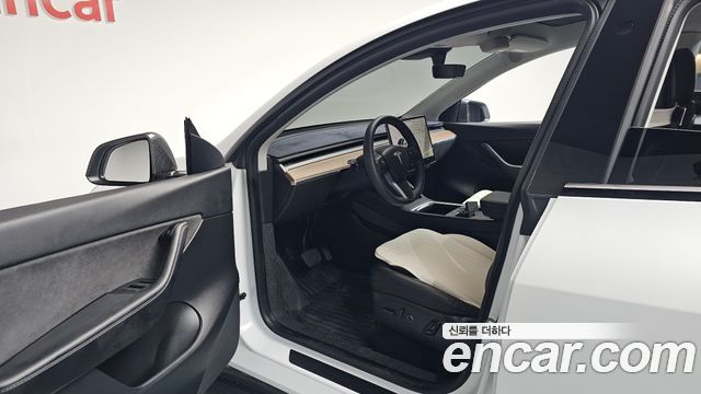 Tesla Model Y Long Range AWD 2021 — фото 10