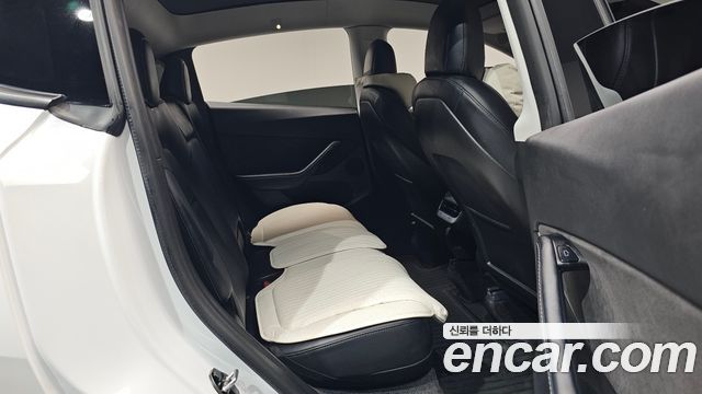 Tesla Model Y Long Range AWD 2021 — фото 11