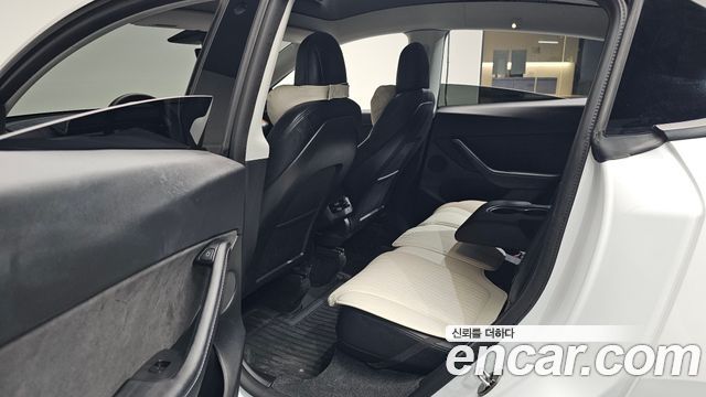 Tesla Model Y Long Range AWD 2021 — фото 12