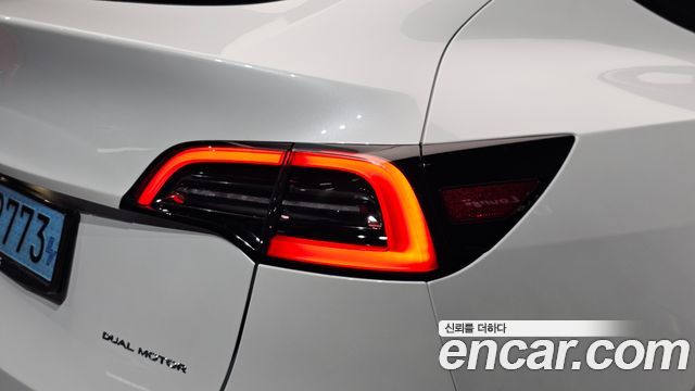 Tesla Model Y Long Range AWD 2021 — фото 23