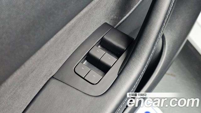 Tesla Model Y Long Range AWD 2021 — фото 30