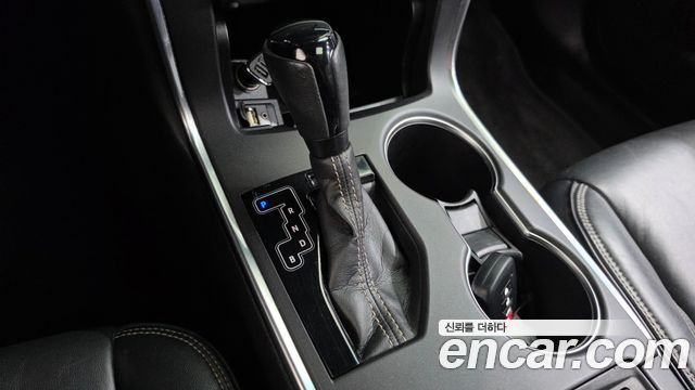 Toyota Camry Hybrid XLE 2017 — фото 9