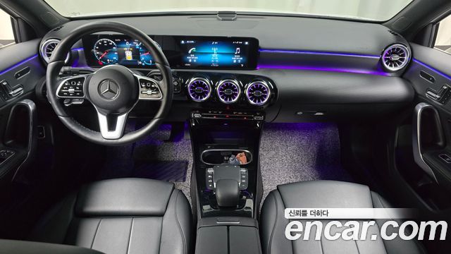 Mercedes-Benz A-Class (W177) A220 Sedan 2023 — фото 7