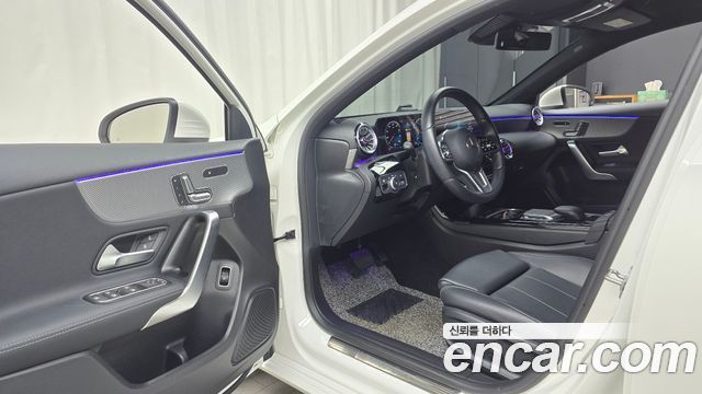 Mercedes-Benz A-Class (W177) A220 Sedan 2023 — фото 10
