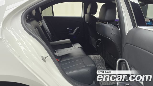 Mercedes-Benz A-Class (W177) A220 Sedan 2023 — фото 11