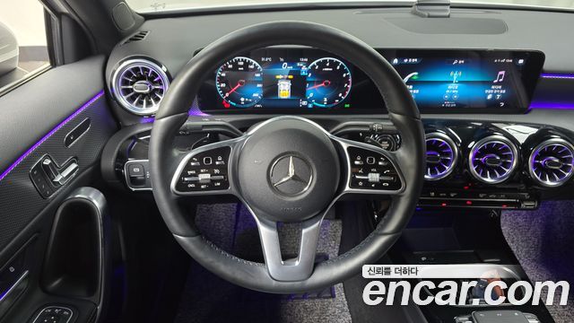 Mercedes-Benz A-Class (W177) A220 Sedan 2023 — фото 12