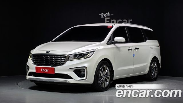 Kia Carnival 9-Seater Luxury 2020 — фото 1