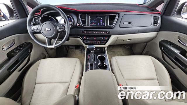 Kia Carnival 9-Seater Luxury 2020 — фото 7