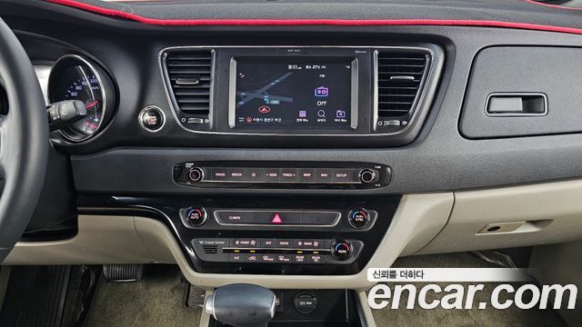 Kia Carnival 9-Seater Luxury 2020 — фото 16