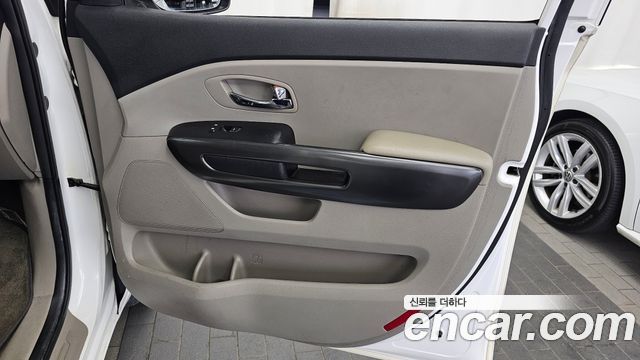 Kia Carnival 9-Seater Luxury 2020 — фото 25