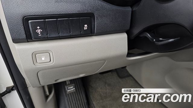 Kia Carnival 9-Seater Luxury 2020 — фото 30