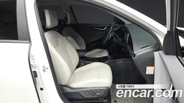 Kia Niro Prestige 2025 — фото 11