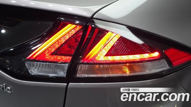 Hyundai Ioniq Electric N 2020 — фото 23