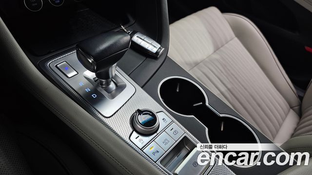 Genesis G70 Gasoline 3.3T 4WD 2021 — фото 9
