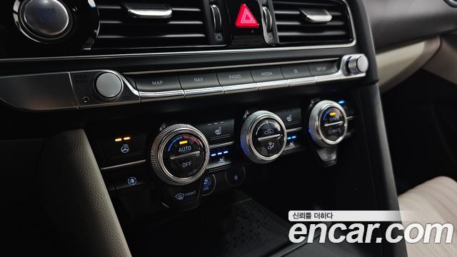 Genesis G70 Gasoline 3.3T 4WD 2021 — фото 18
