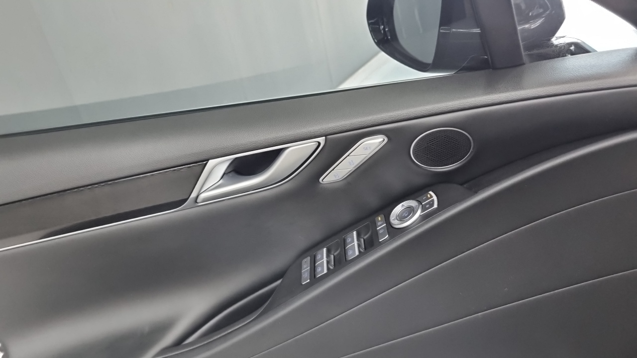 Genesis G80 (RG3) Gasoline 2.5 Turbo AWD 2025 — фото 21
