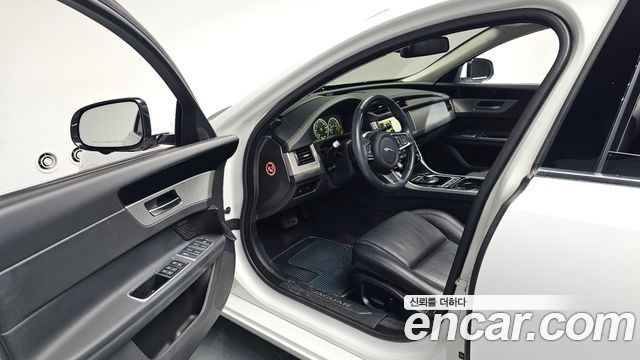 Jaguar XF (X260) 25t Prestige 2018 — фото 10