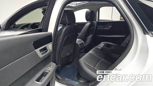 Jaguar XF (X260) 25t Prestige 2018 — фото 12