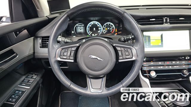 Jaguar XF (X260) 25t Prestige 2018 — фото 13