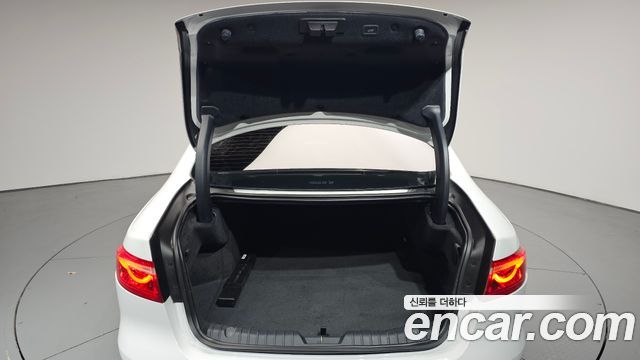 Jaguar XF (X260) 25t Prestige 2018 — фото 33