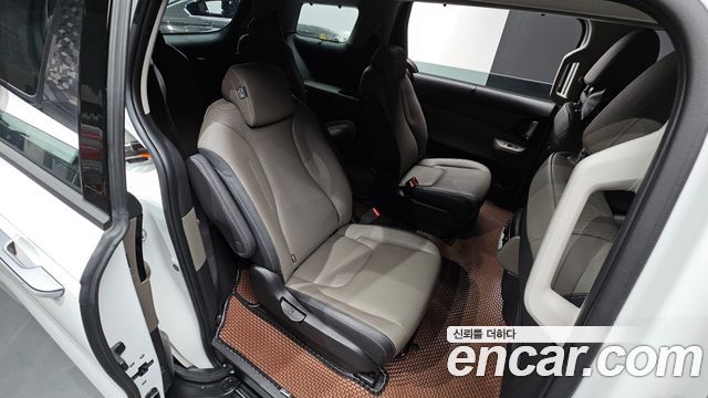 Kia Carnival (IV) Diesel 9-Seater Signature 2025 — фото 11
