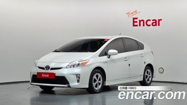Toyota Prius 1.8 E 2013 — фото 1