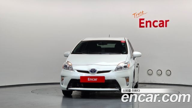 Toyota Prius 1.8 E 2013 — фото 3