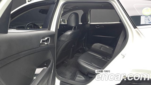 Kia Sportage (V) Diesel 2.0 2WD Prestige 2023 — фото 12