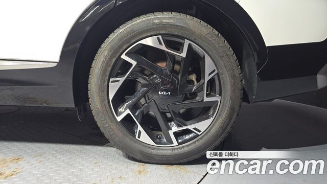 Kia Sportage (V) Diesel 2.0 2WD Prestige 2023 — фото 21