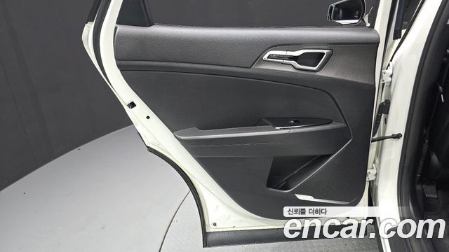 Kia Sportage (V) Diesel 2.0 2WD Prestige 2023 — фото 25