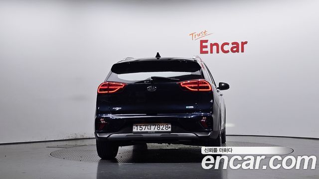 Kia Niro 1.6 HEV Noblesse Special 2020 — фото 4