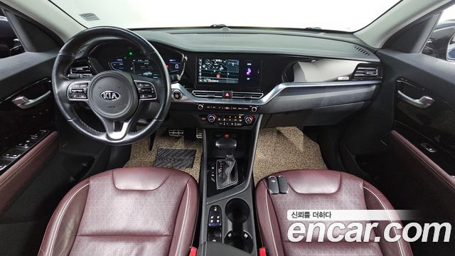 Kia Niro 1.6 HEV Noblesse Special 2020 — фото 7