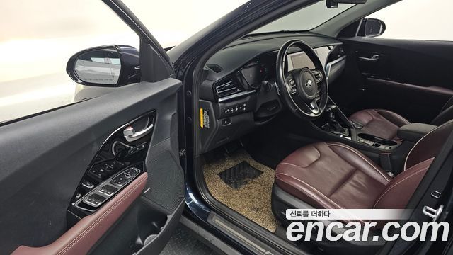 Kia Niro 1.6 HEV Noblesse Special 2020 — фото 10