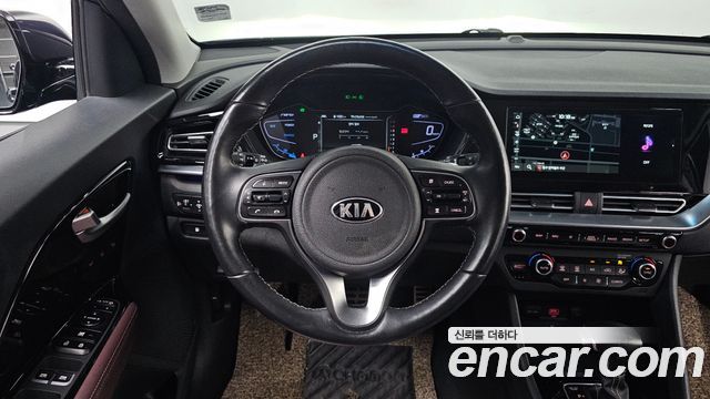 Kia Niro 1.6 HEV Noblesse Special 2020 — фото 12