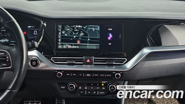 Kia Niro 1.6 HEV Noblesse Special 2020 — фото 13