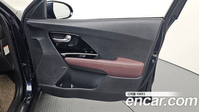 Kia Niro 1.6 HEV Noblesse Special 2020 — фото 24