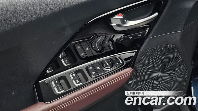 Kia Niro 1.6 HEV Noblesse Special 2020 — фото 28