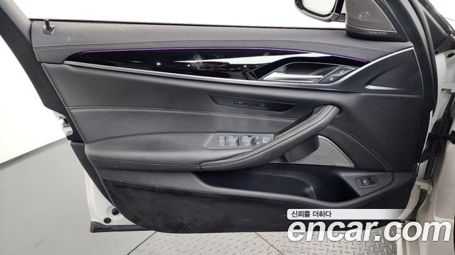 BMW 5 Series (G30) 530i M Sport Package 2022 — фото 24