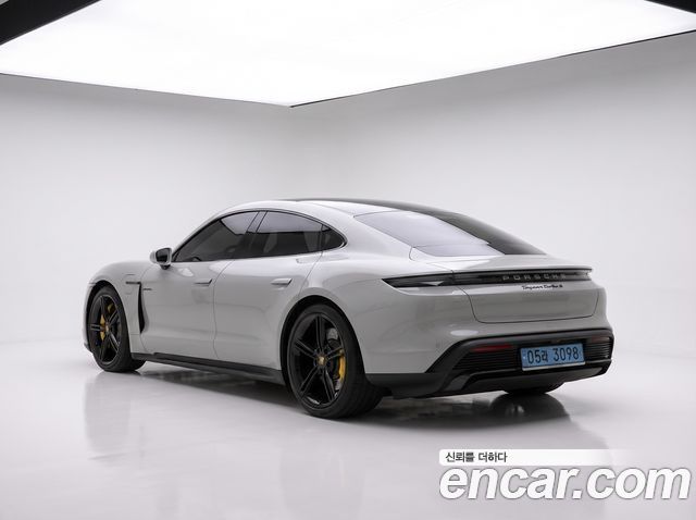 Porsche Taycan Turbo S 2023 — фото 9