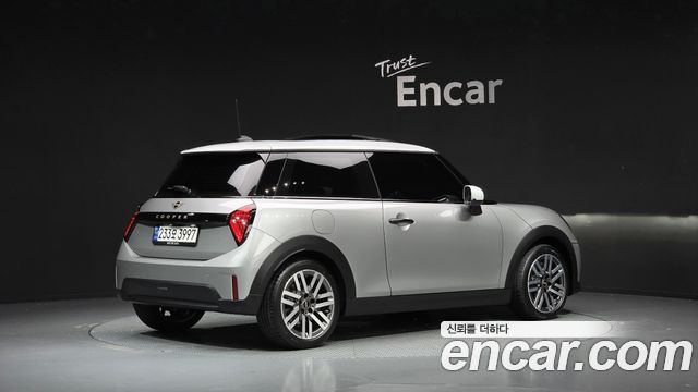 MINI Cooper C (IV) Classic 2025 — фото 3